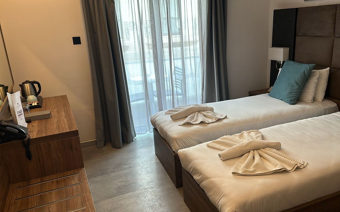 Pebbles-Resort-Room-18