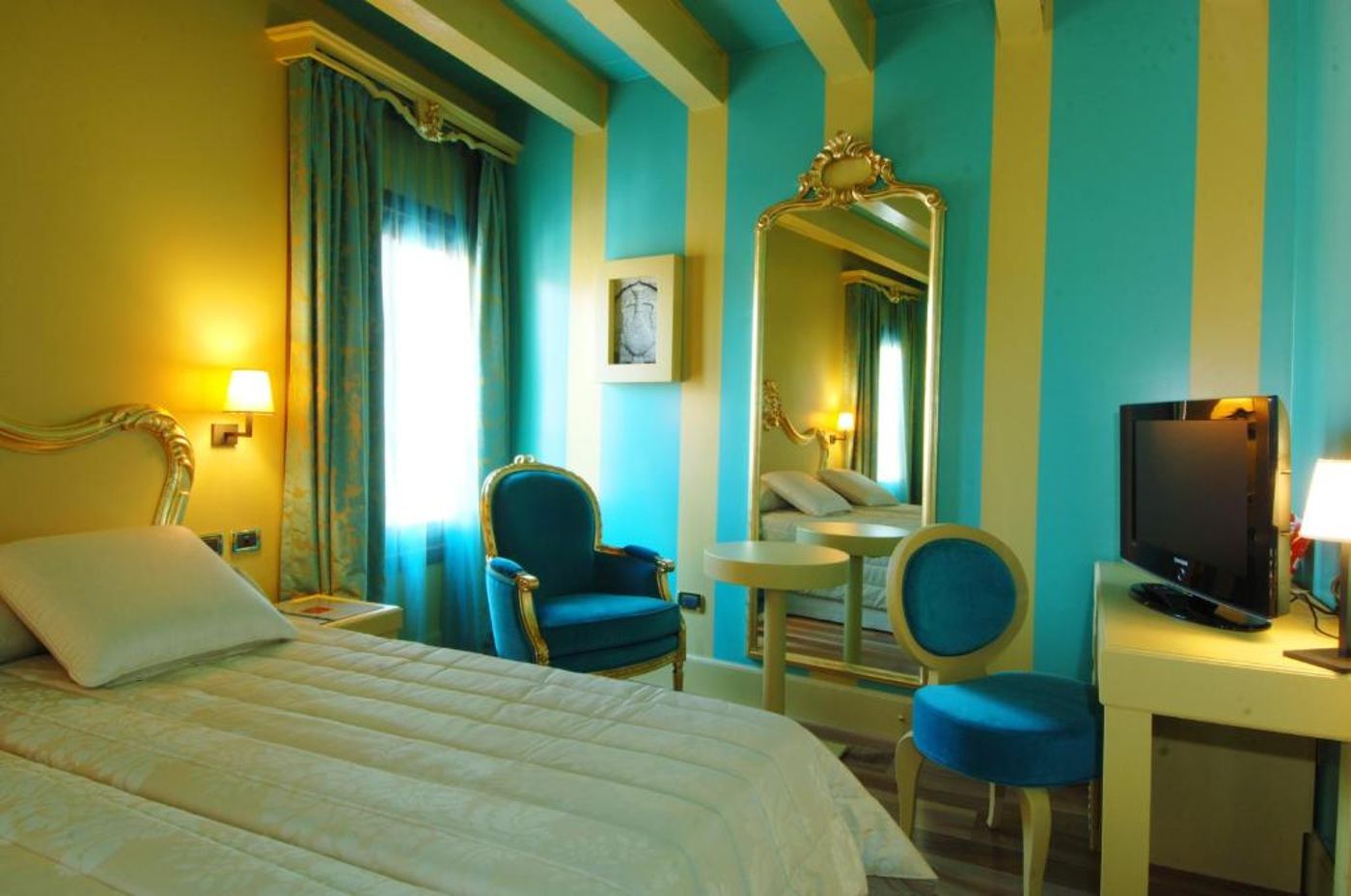 Hotel-Ca--Zusto-Venezia-Room-9