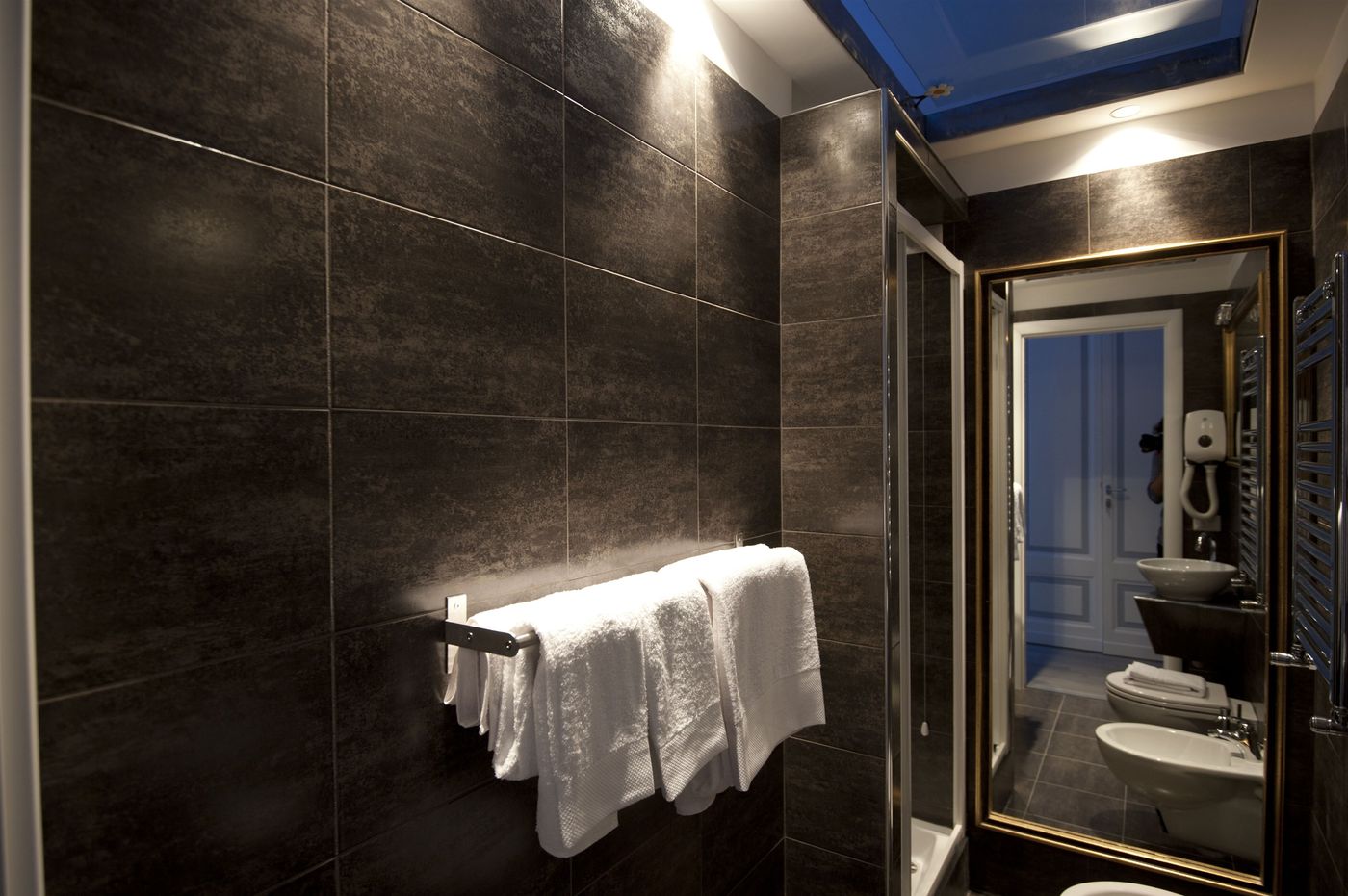 Luxury-on-the-River-Room-36