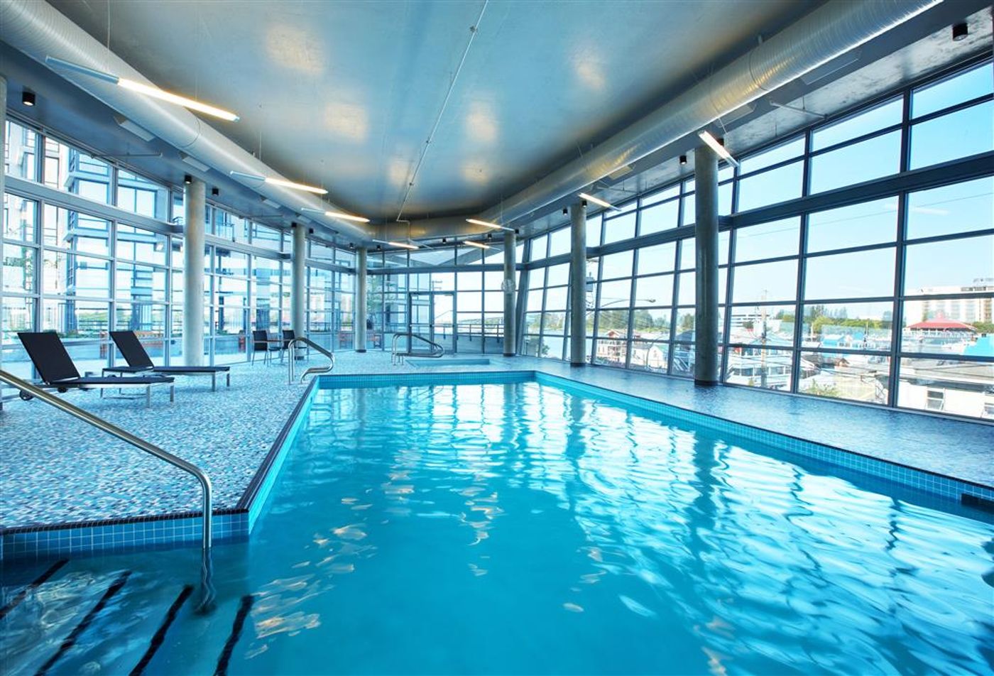 The-Westin-Wall-Centre--Vancouver-Airport-Pool-35