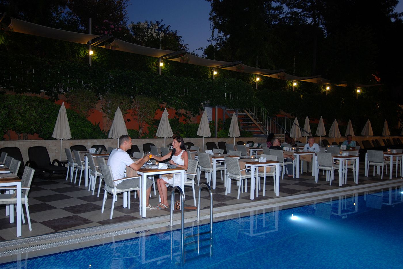 Grand-Okan-Hotel-Restaurant-17