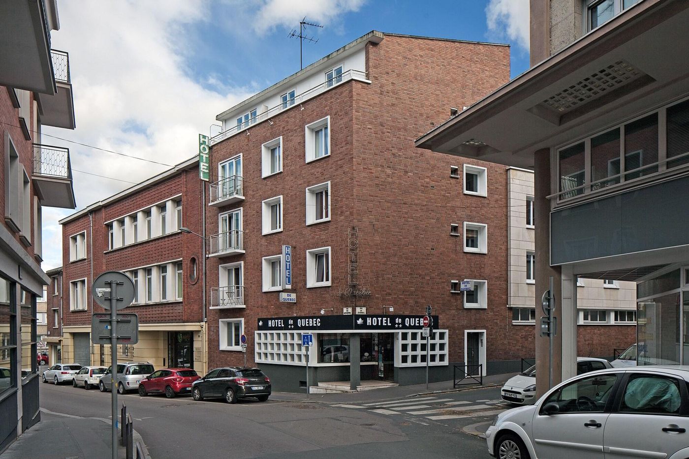 Alive Hotel De Quebec-France-ROUEN-General view-2