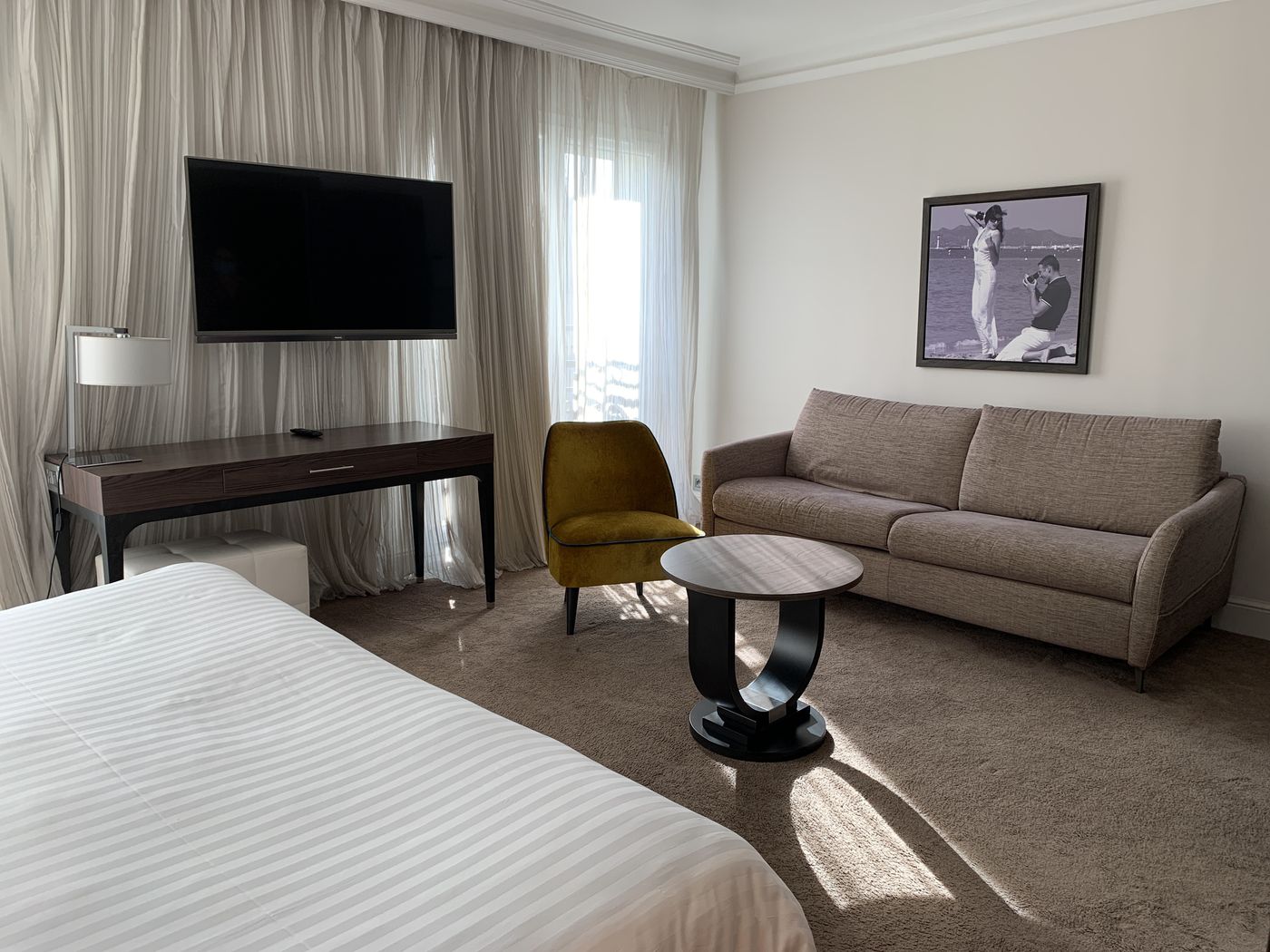 Le-Canberra-Room-23