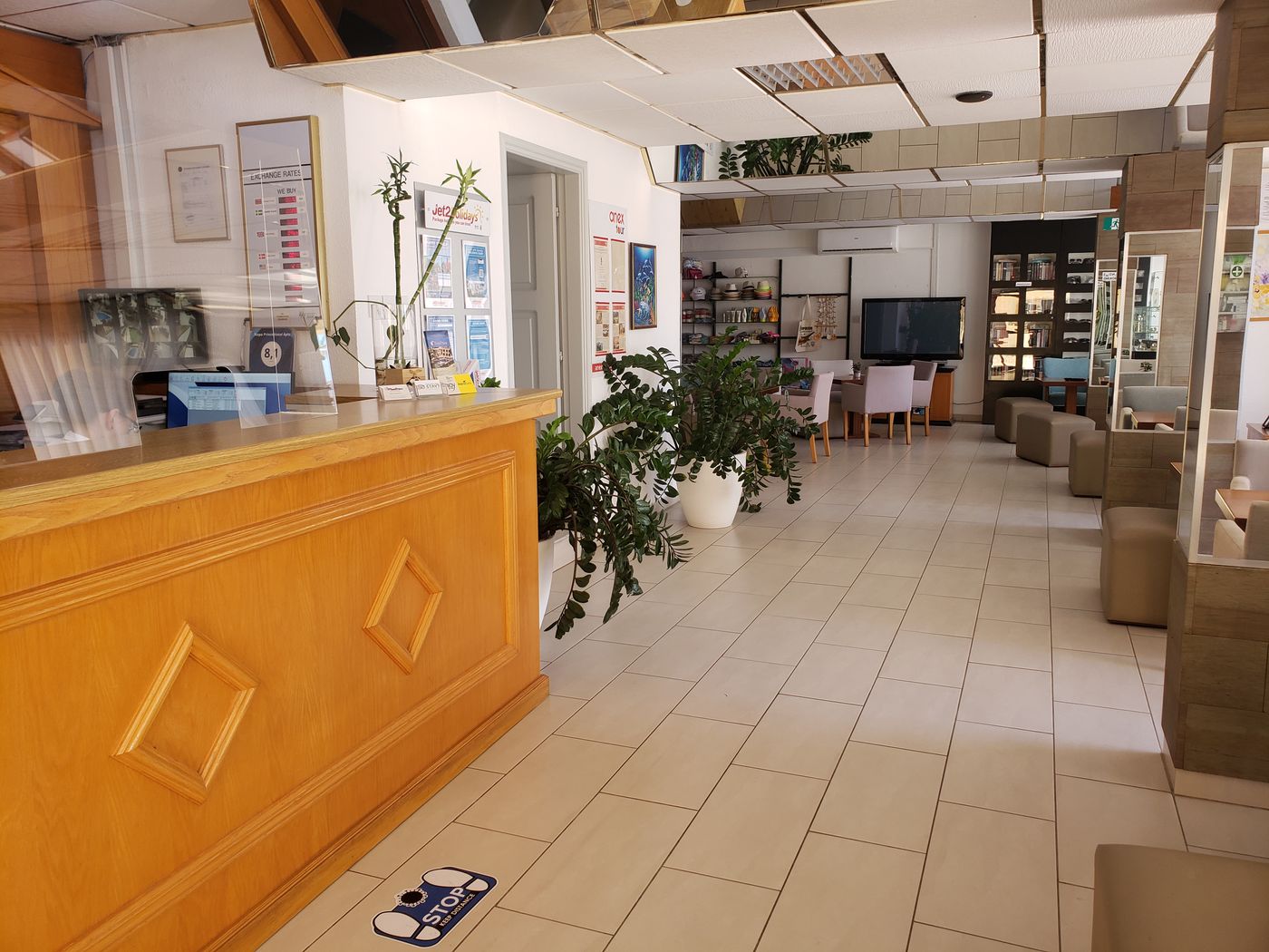 Napa-Prince-Apartments-Lobby-30