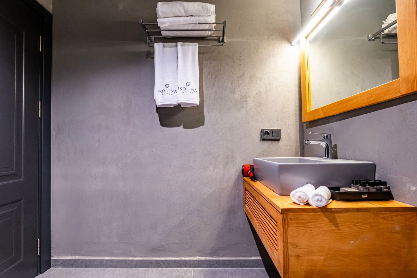 Isolina Hotel