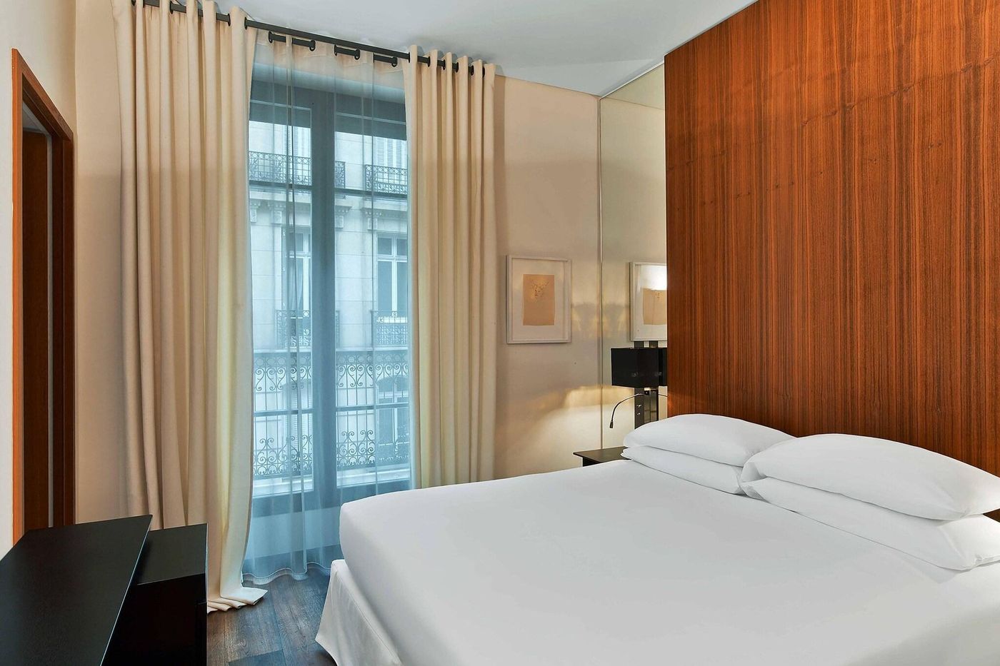 Le-Metropolitan-Room-15