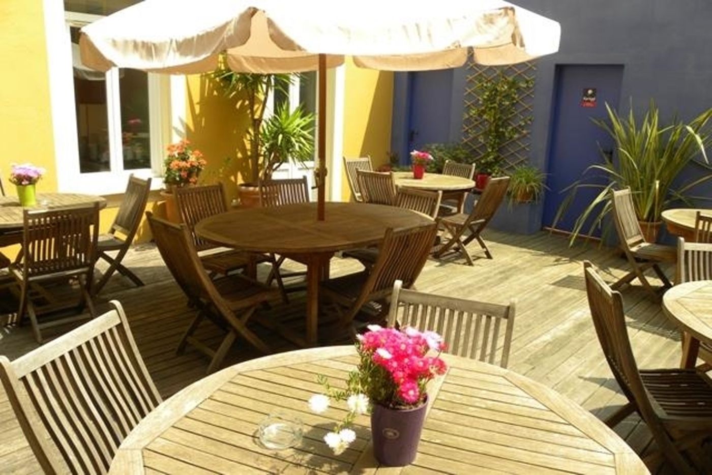 Kyriad-Nice-Centre-Gare-Bar-9