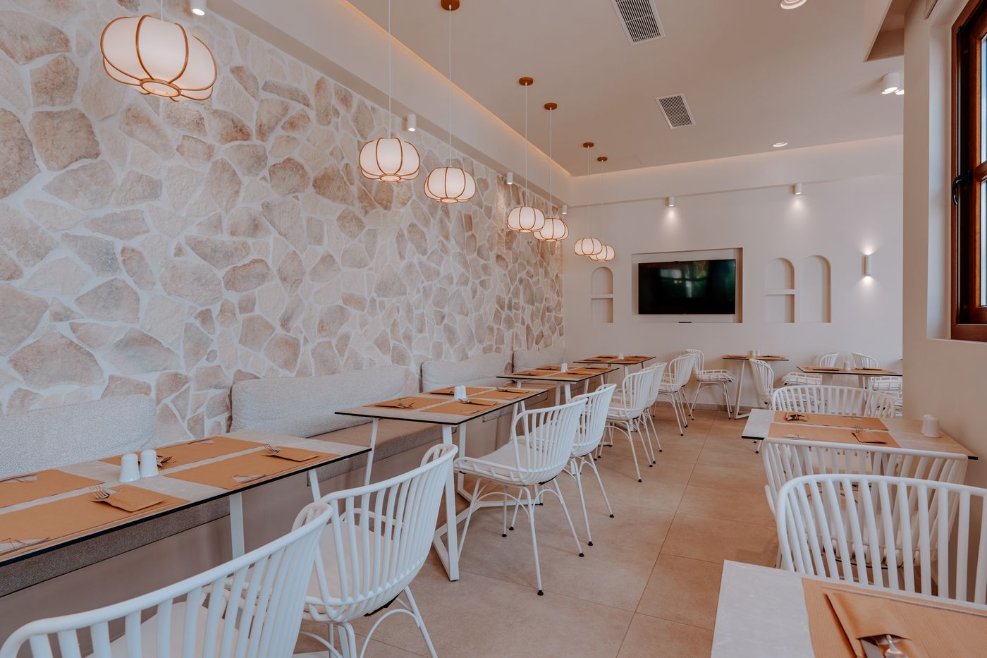 Margarenia-Studios-Restaurant-53