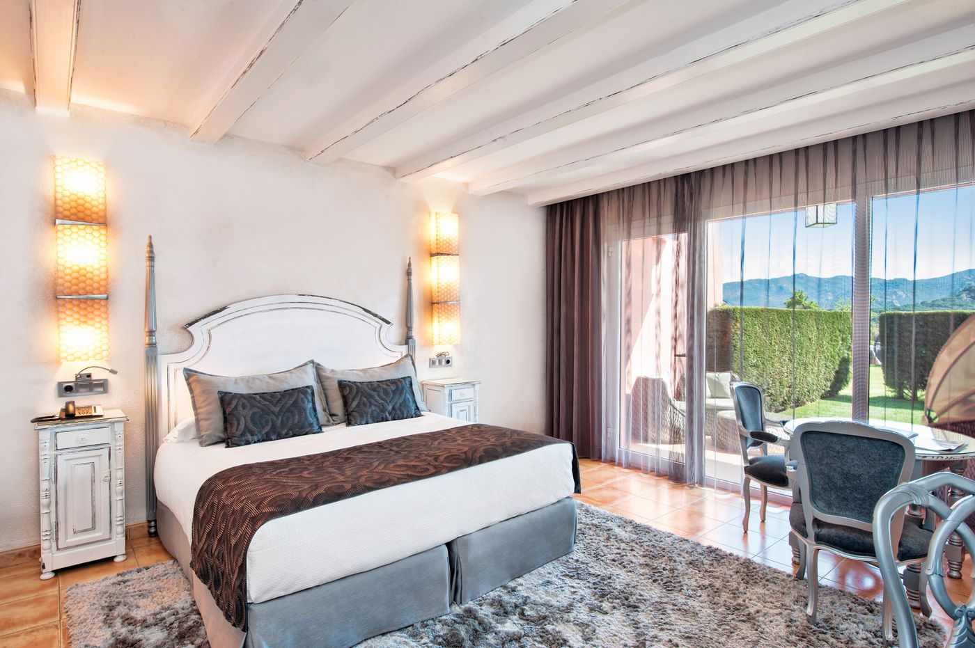 Mas-Tapiolas-Room-29