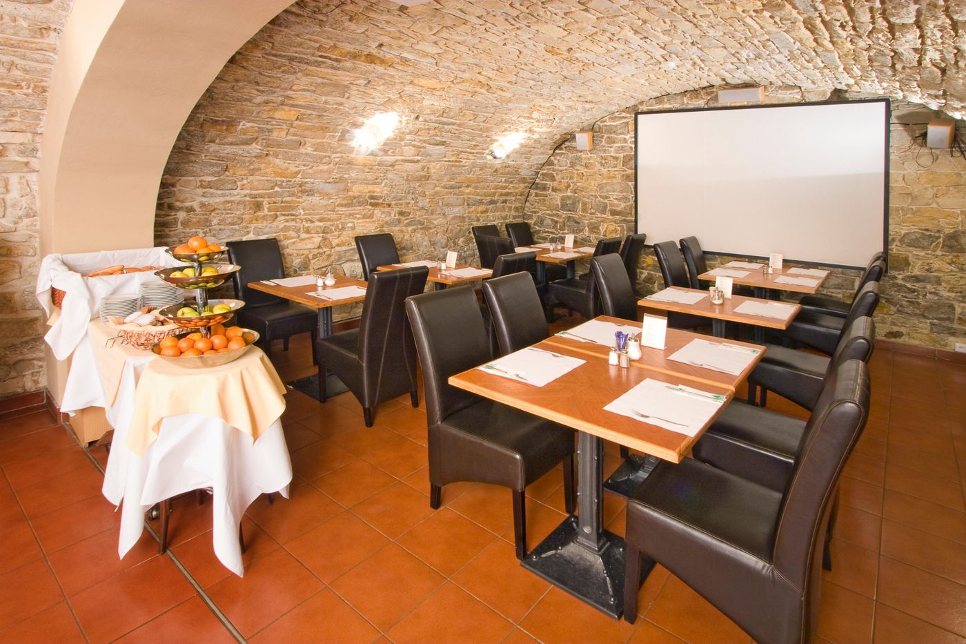 Mucha-Conferences-25