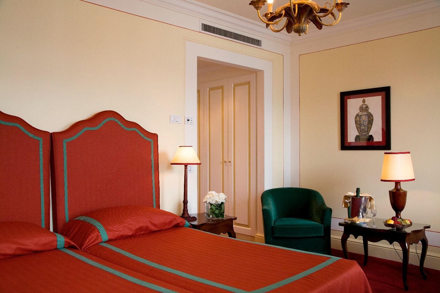 Grand Hotel Majestic-Italy-VERBANIA-PALLANZA-Room-7