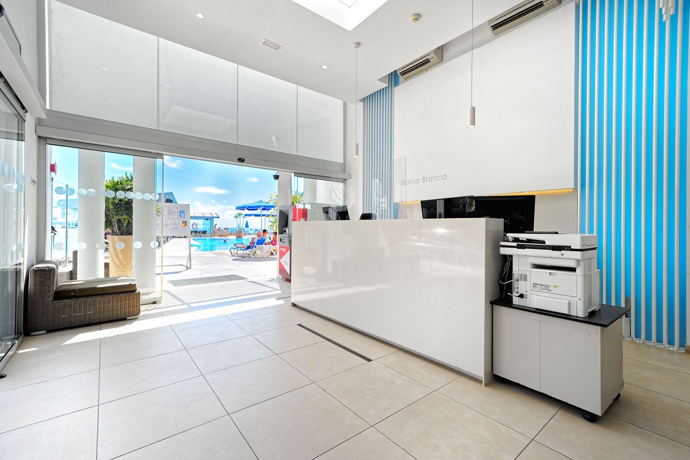 Bahia-Blanca-Lobby-54