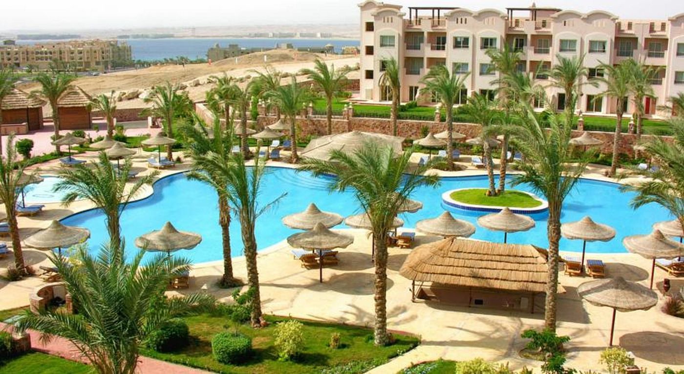 Pyramisa-Sunset-Pearl-Beach-4