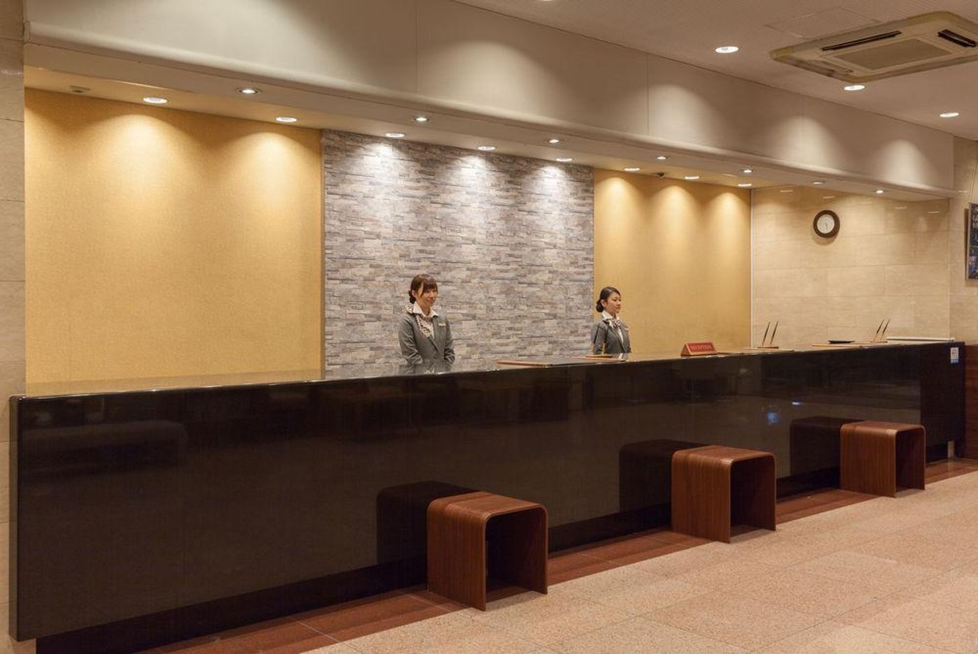 Nishitetsu Inn Nihonbashi-Japan-Tokyo-Lobby-5