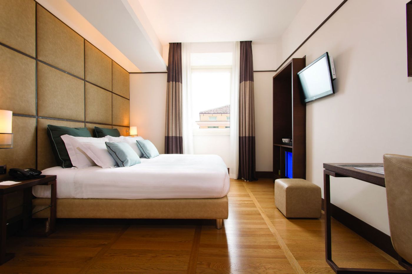 The-Independent-Room-20