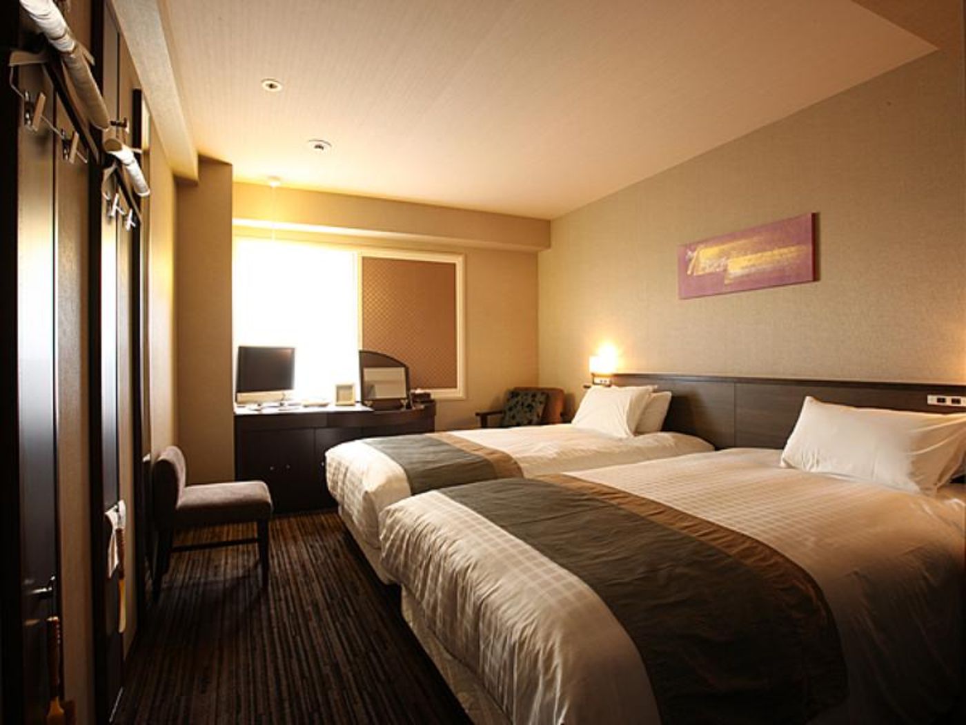 Ochanomizu Hotel Juraku-Japan-Tokyo-General view-2