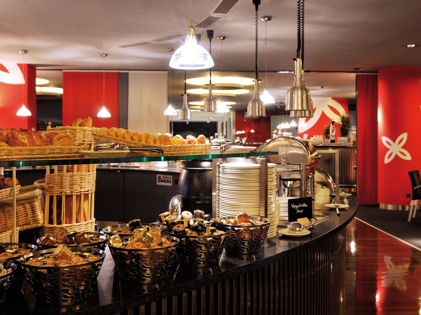 Hilton-Geneva-Hotel---Conference-Centre-Restaurant-60