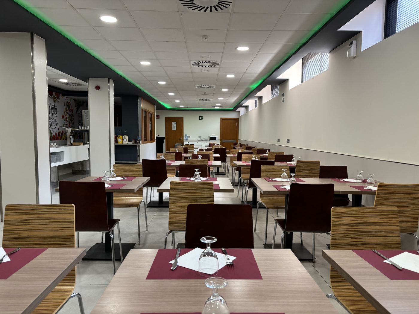 Melina-Restaurant-35