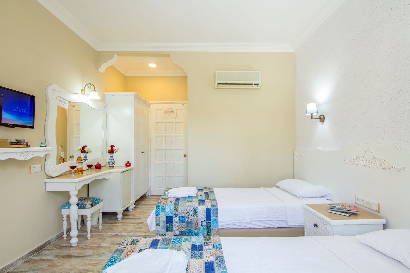 Hotel-Karbel-Sun-Room-23