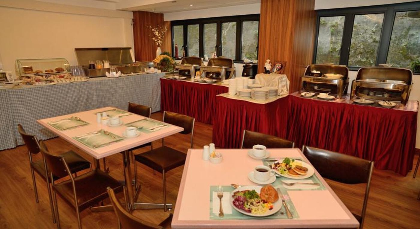 Caritas-Bianchi-Lodge-Restaurant-11