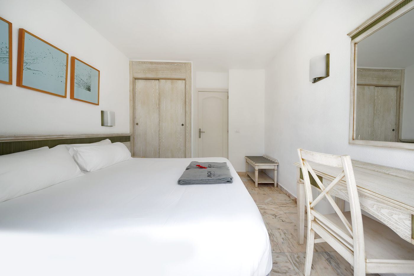 Vista-Bonita-Gay-Resort-Room-43