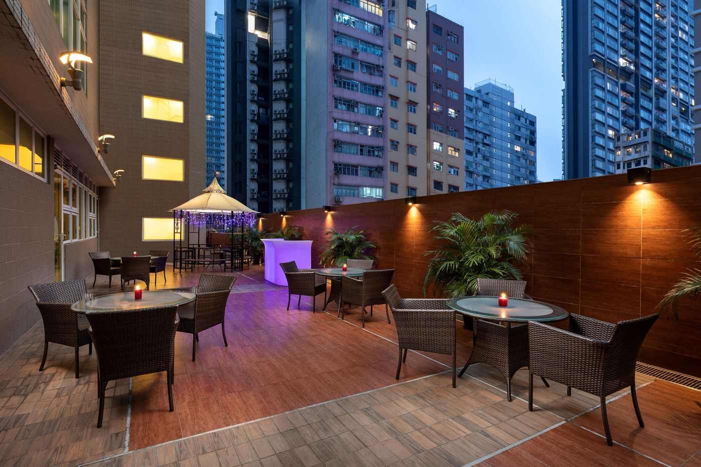Ramada-Hong-Kong-Harbour-View-Restaurant-17