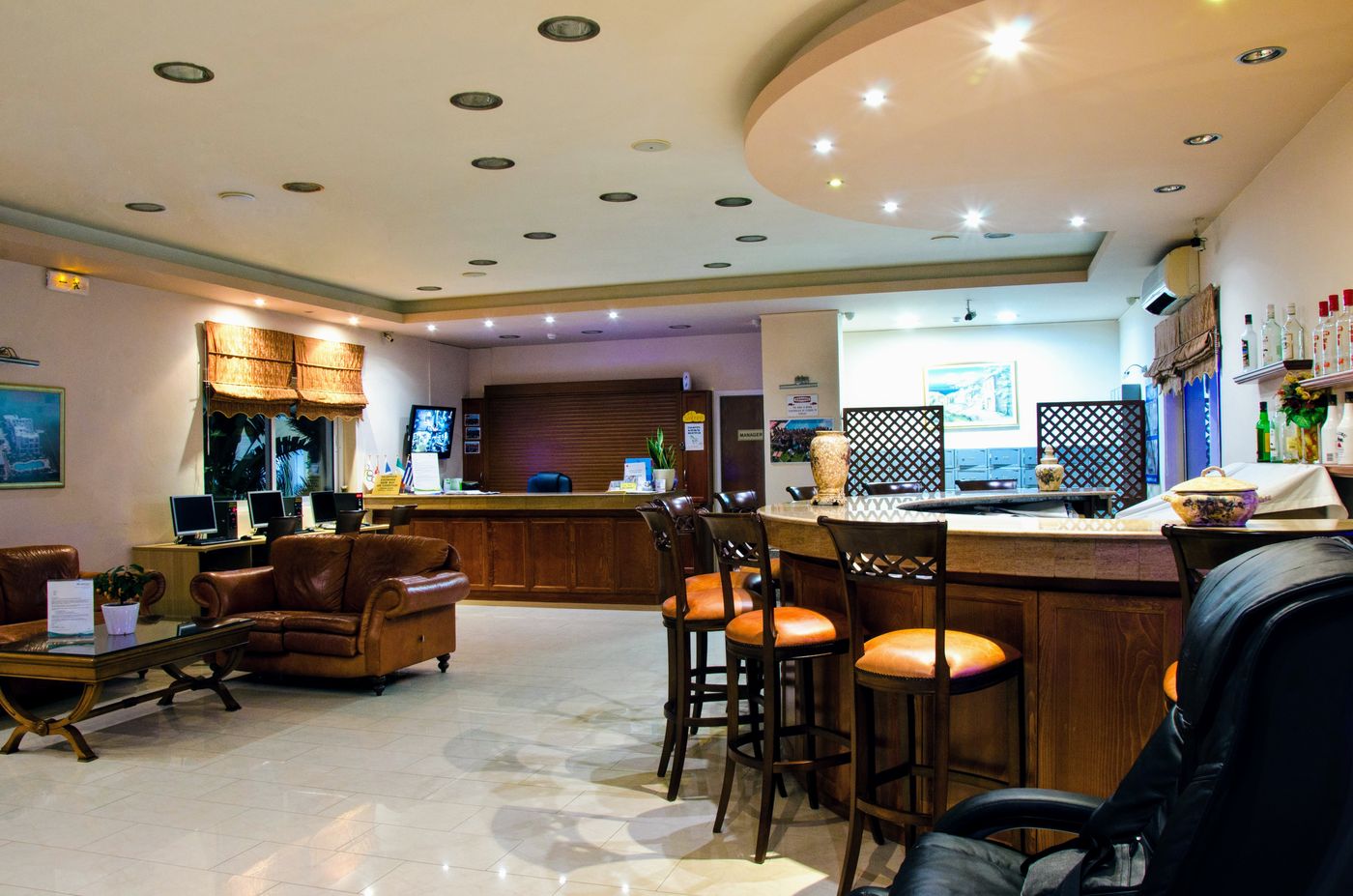 Yiannis-Manos-Apartments-Lobby-76