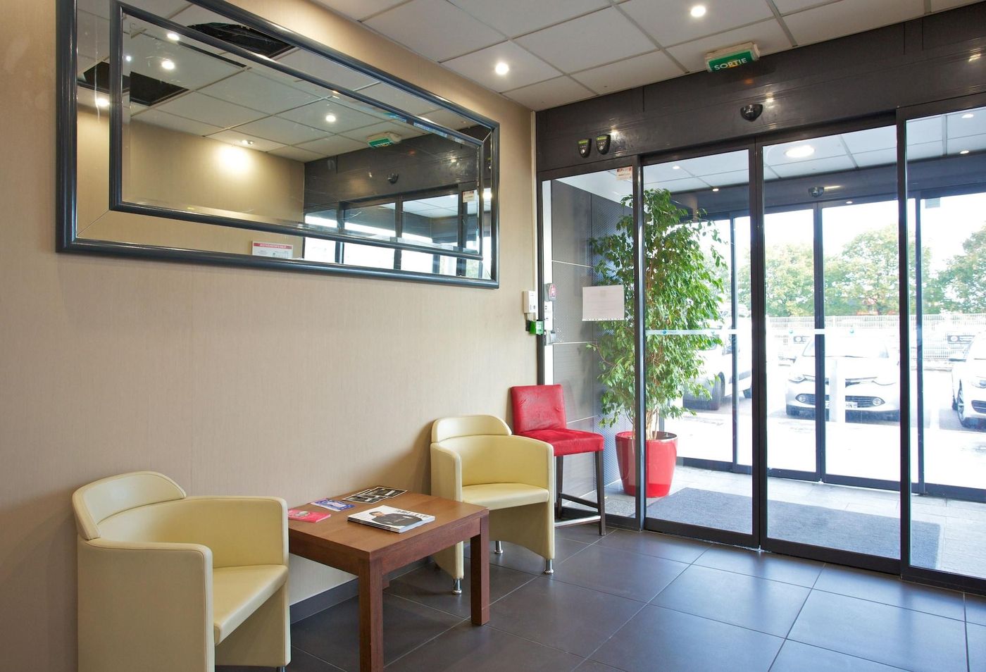 Aka Lodge Lyon Est - France - Meyzieu - Lobby - 9