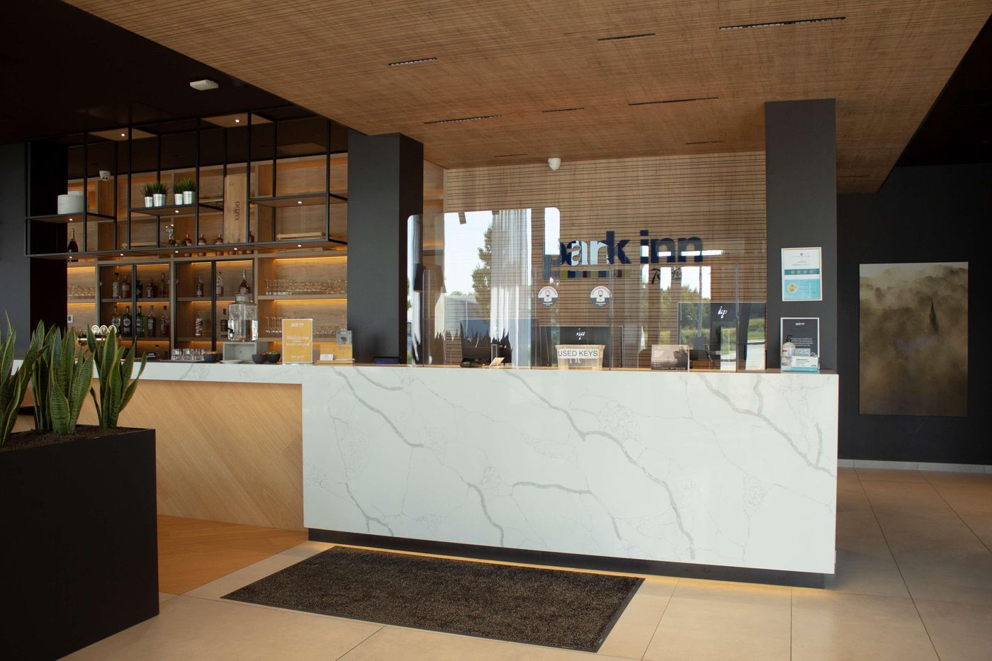Park Inn by Radisson Vilnius Airport Hotel-Lithuania-VILNIUS-Lobby-8