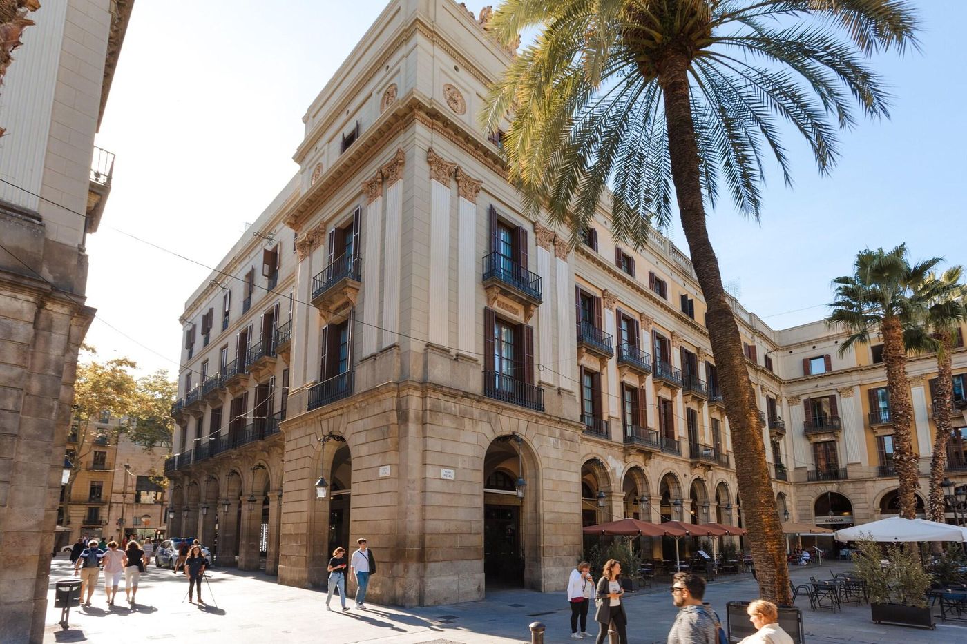 Do: Placa Reial-Spain-BARCELONA-General view-3