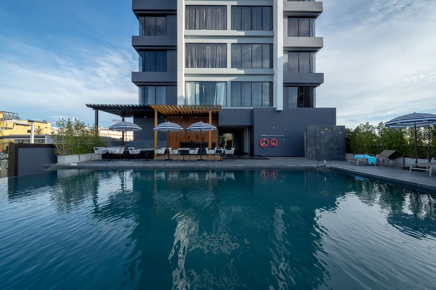 Thaya-Hotel-Bangkok-Pool-1