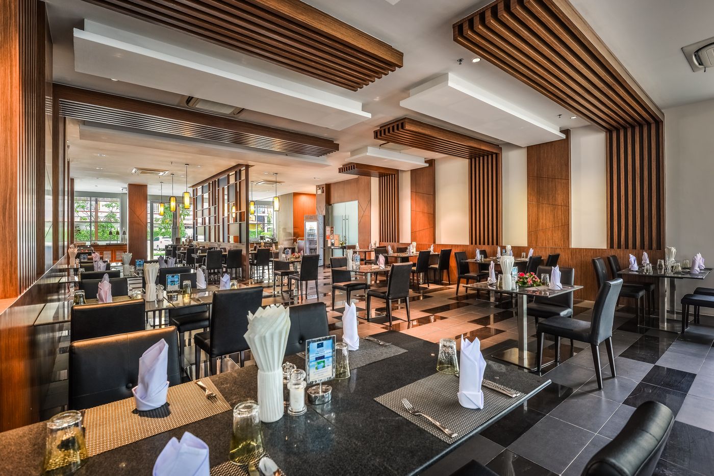 Fishermen-s-Harbour-Urban-Resort-Restaurant-24