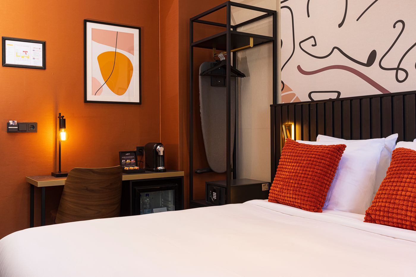 Huygens-Place-Room-18