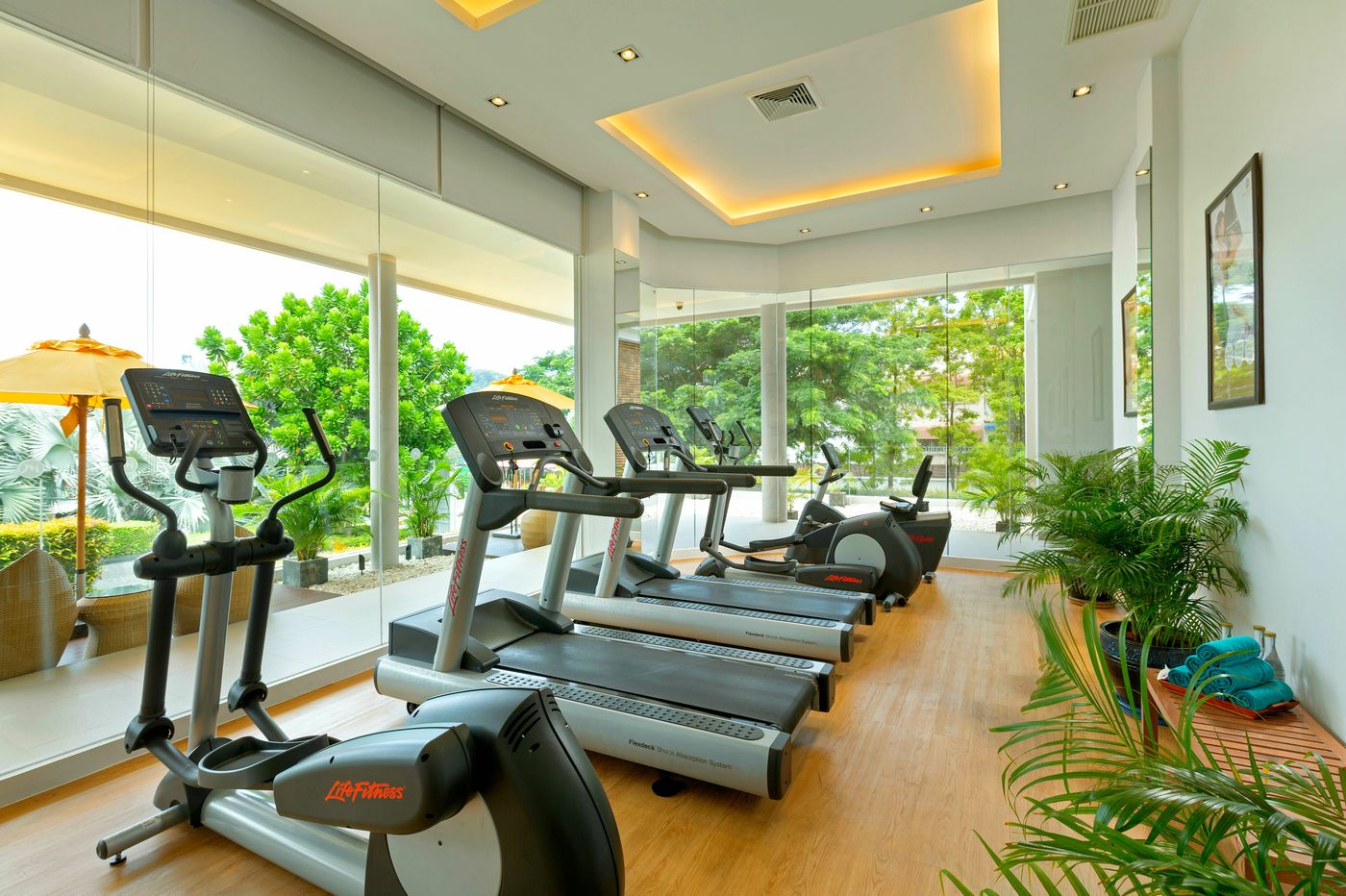 Grand-Mercure-Phuket-Patong-Sports-and-Entertainment-73