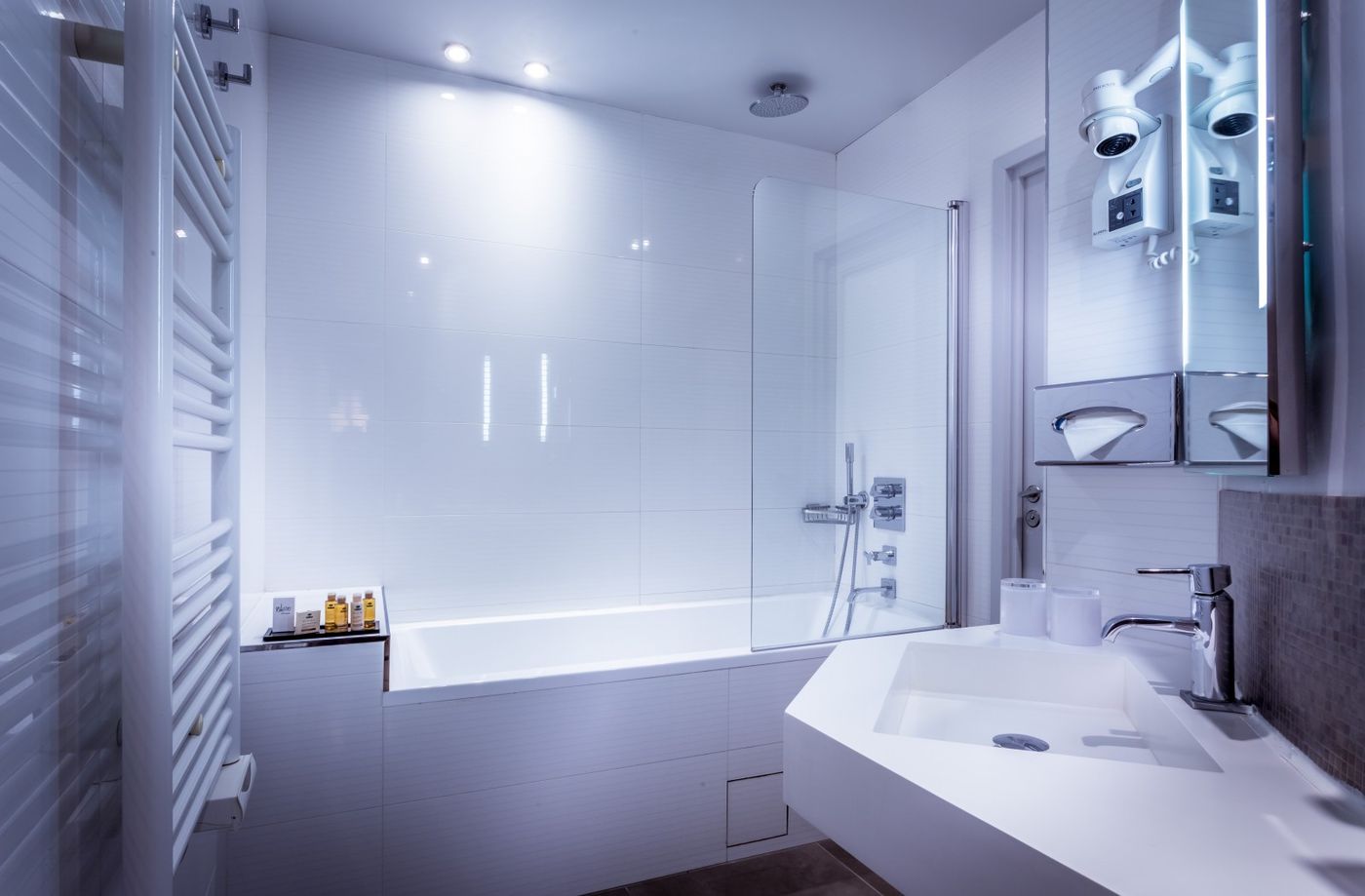 Hotel-Opera-Marigny-Room-15