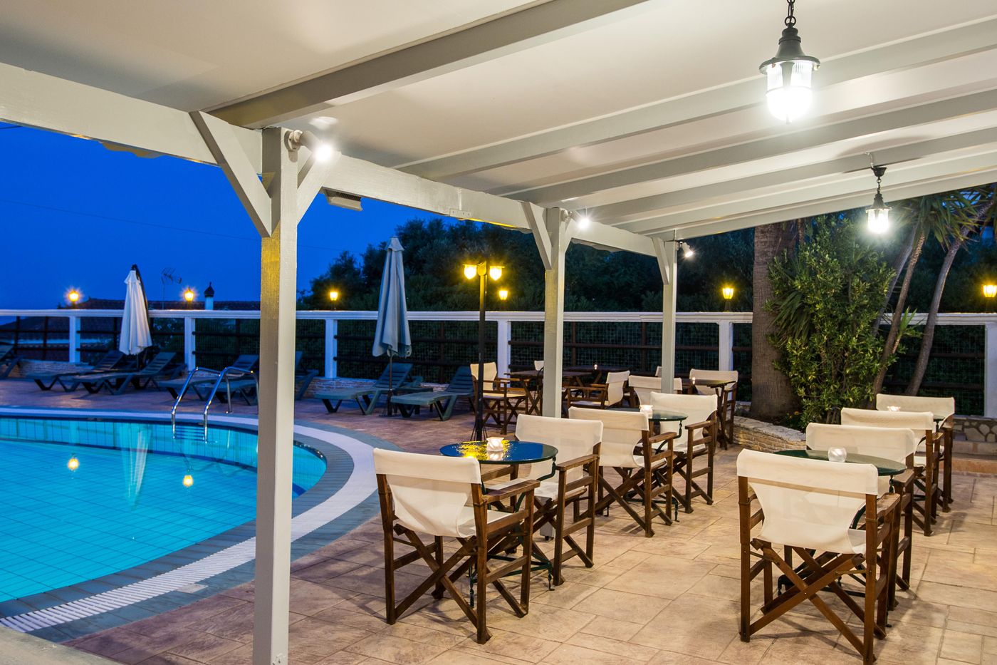 Bozikis-Palace-Hotel-Pool-6