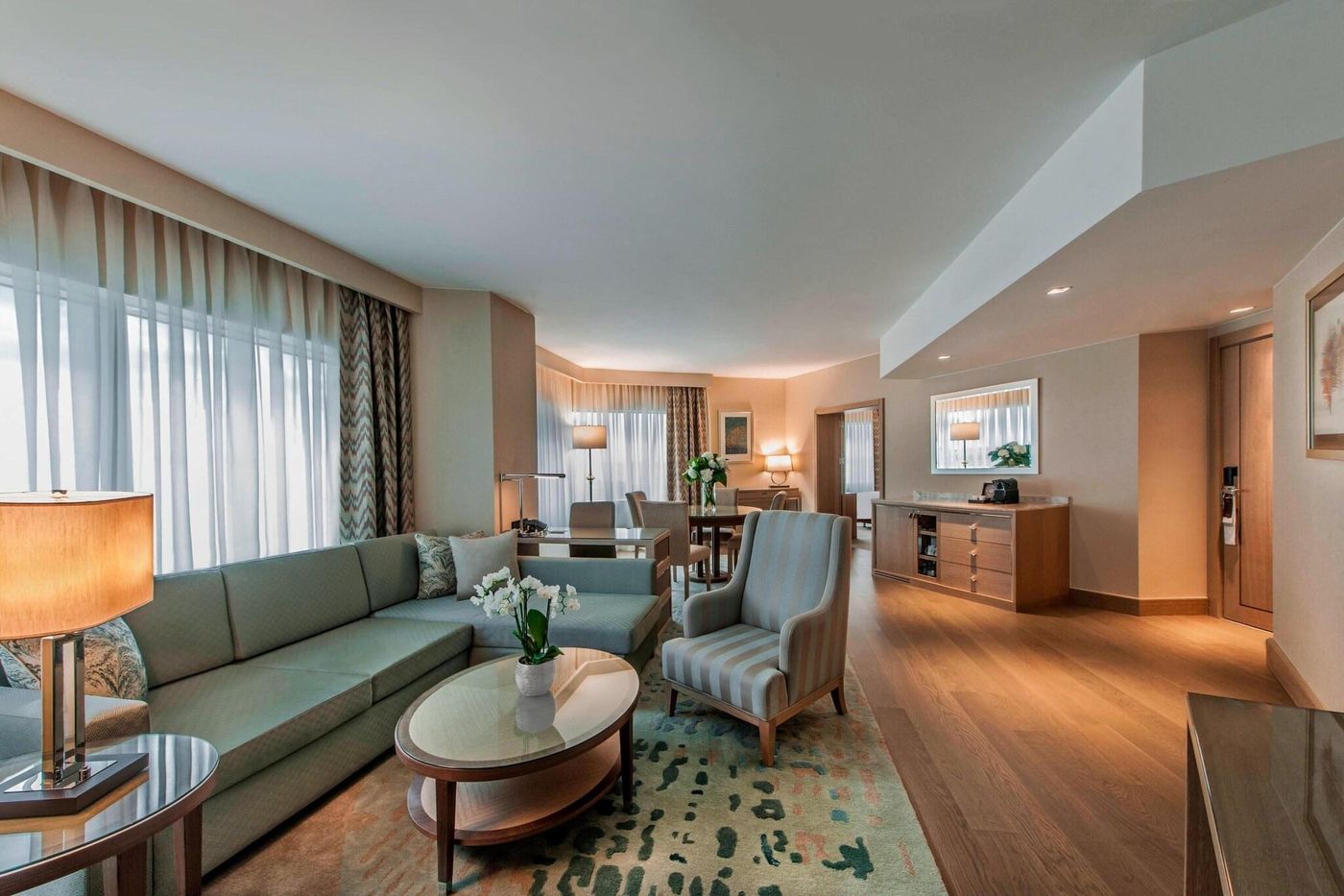 Renaissance-Polat-Istanbul-Room-10