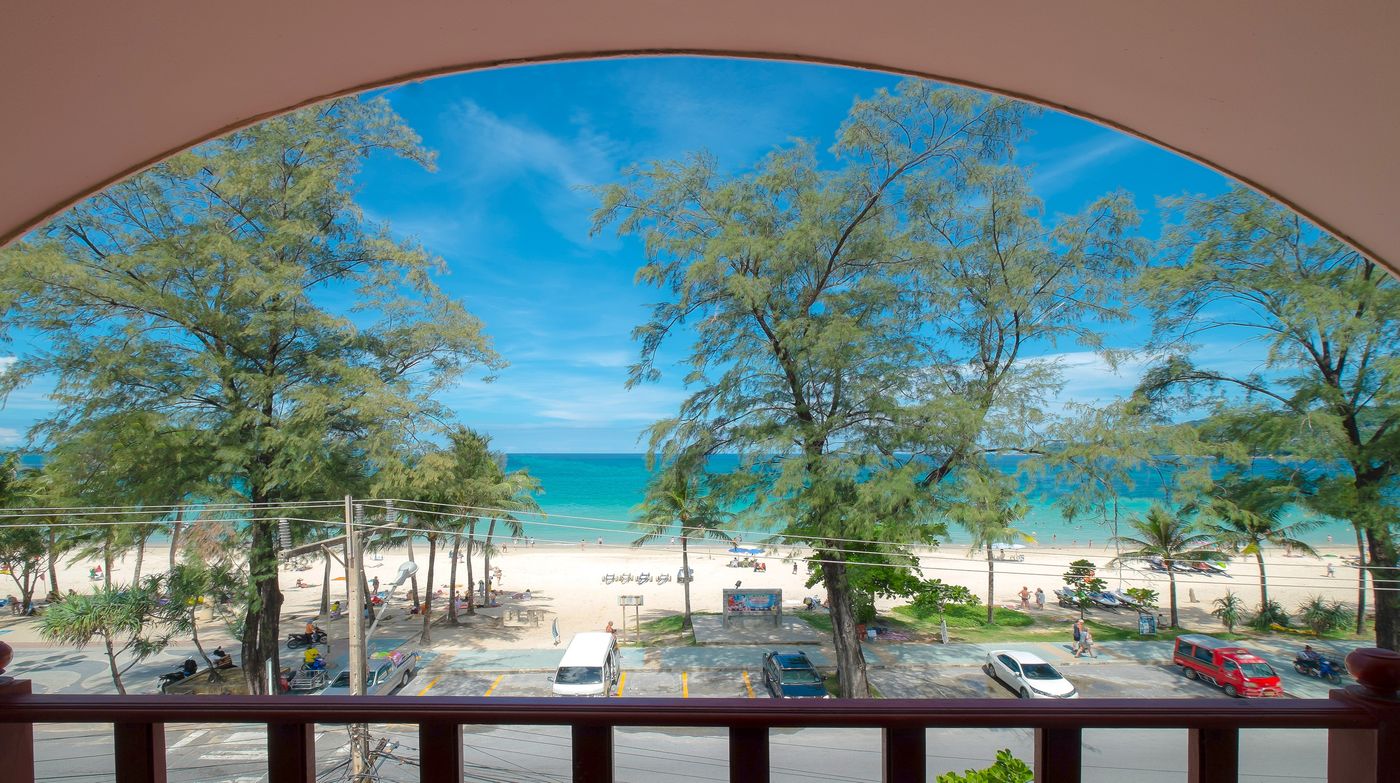 Phuket-Graceland-Resort---Spa-Beach-76