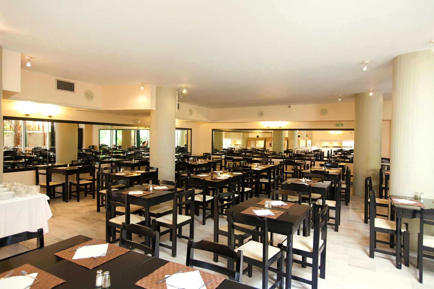Santa-Marina-Restaurant-26