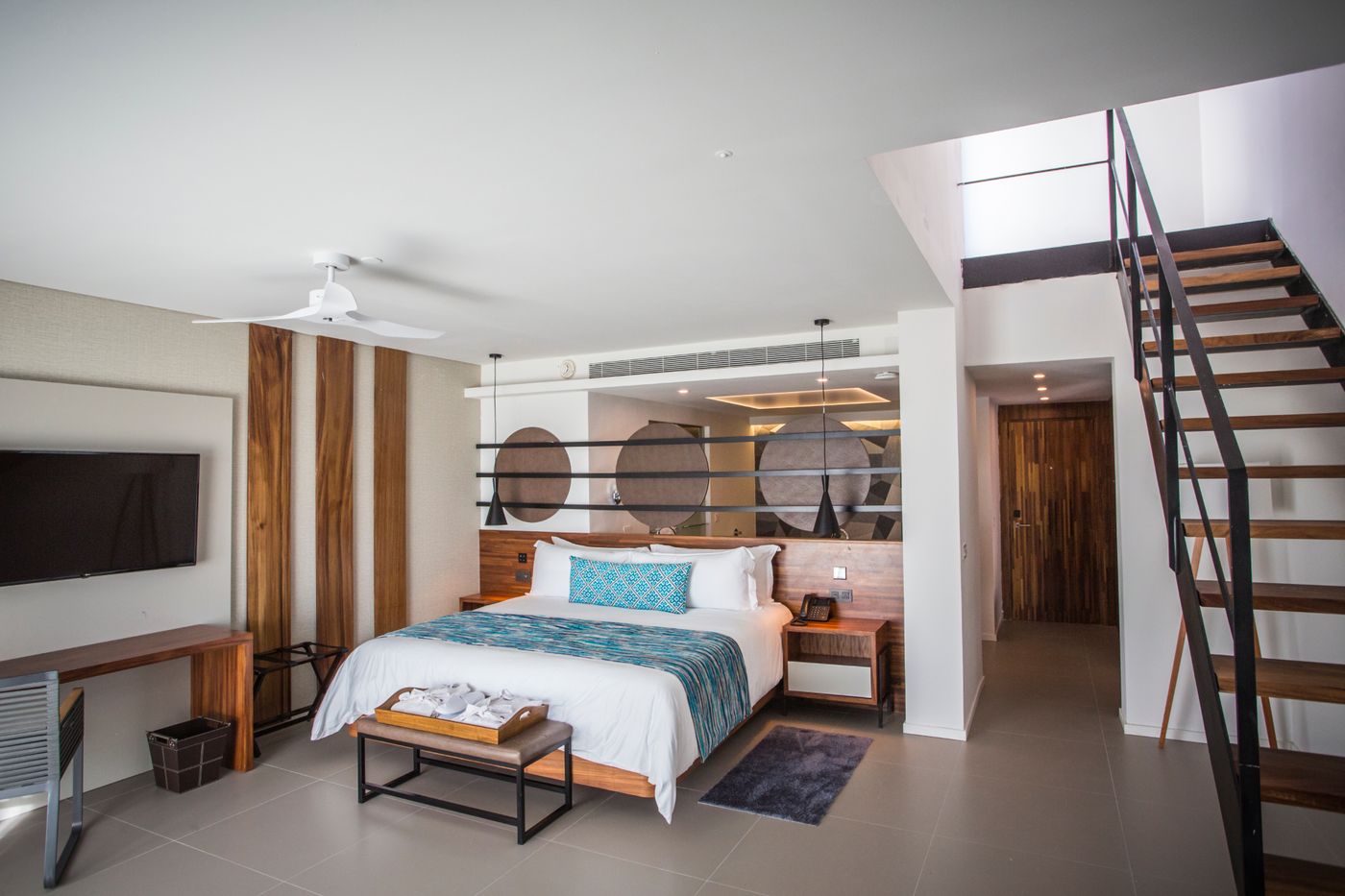 Majestic Elegance Costa Mujeres