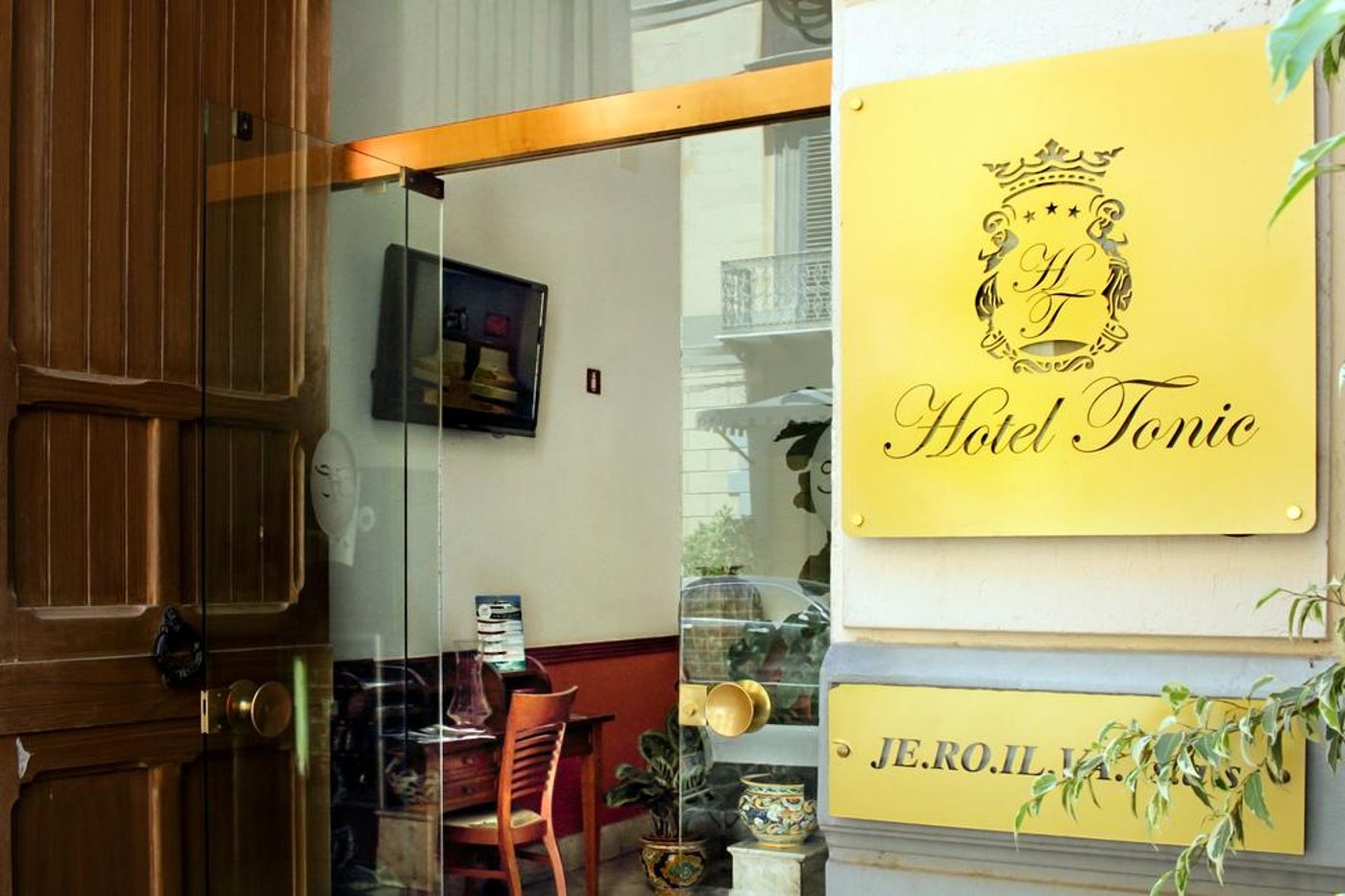 Hotel Tonic