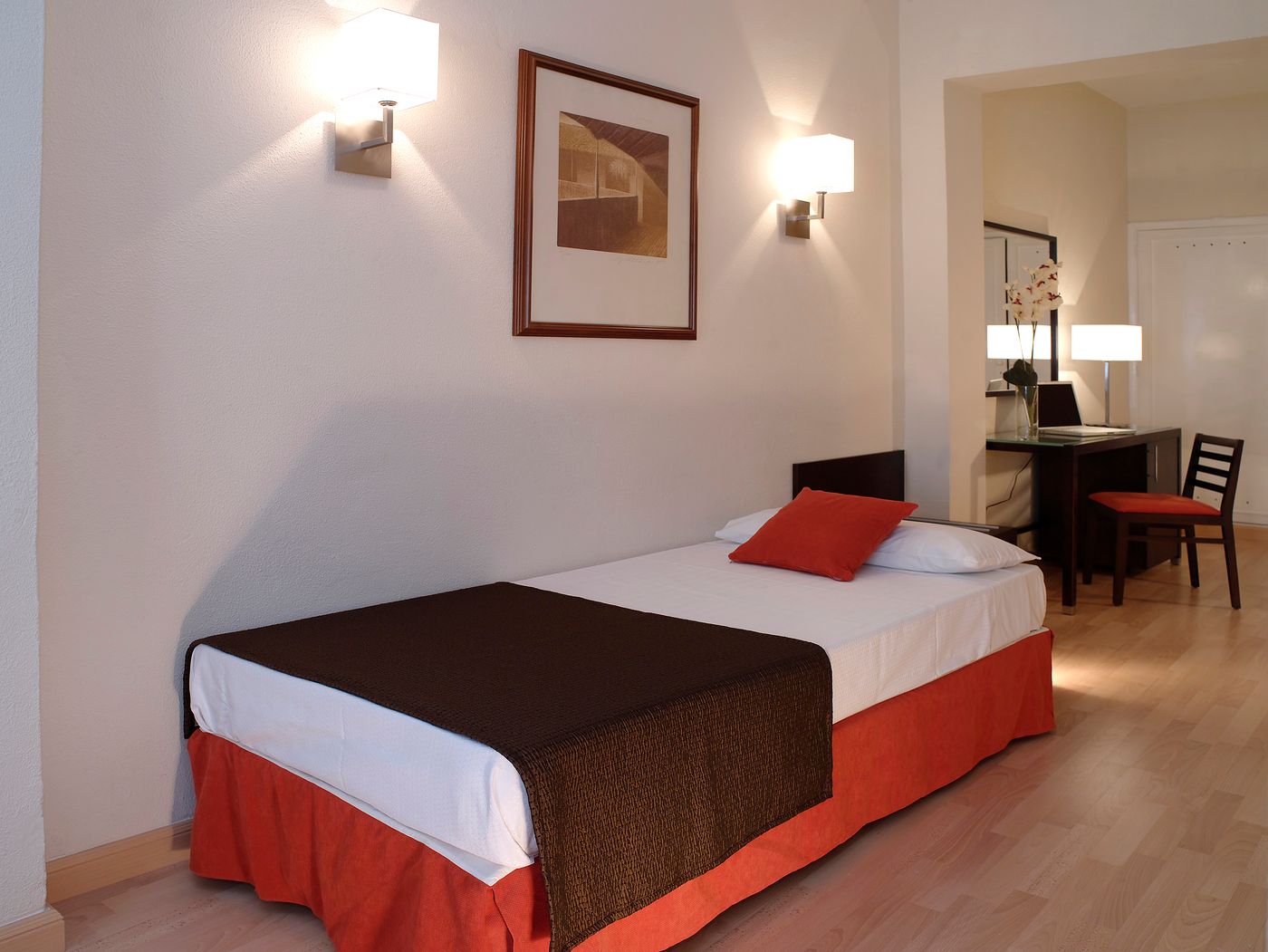 Adonis-Pelinor-Room-10