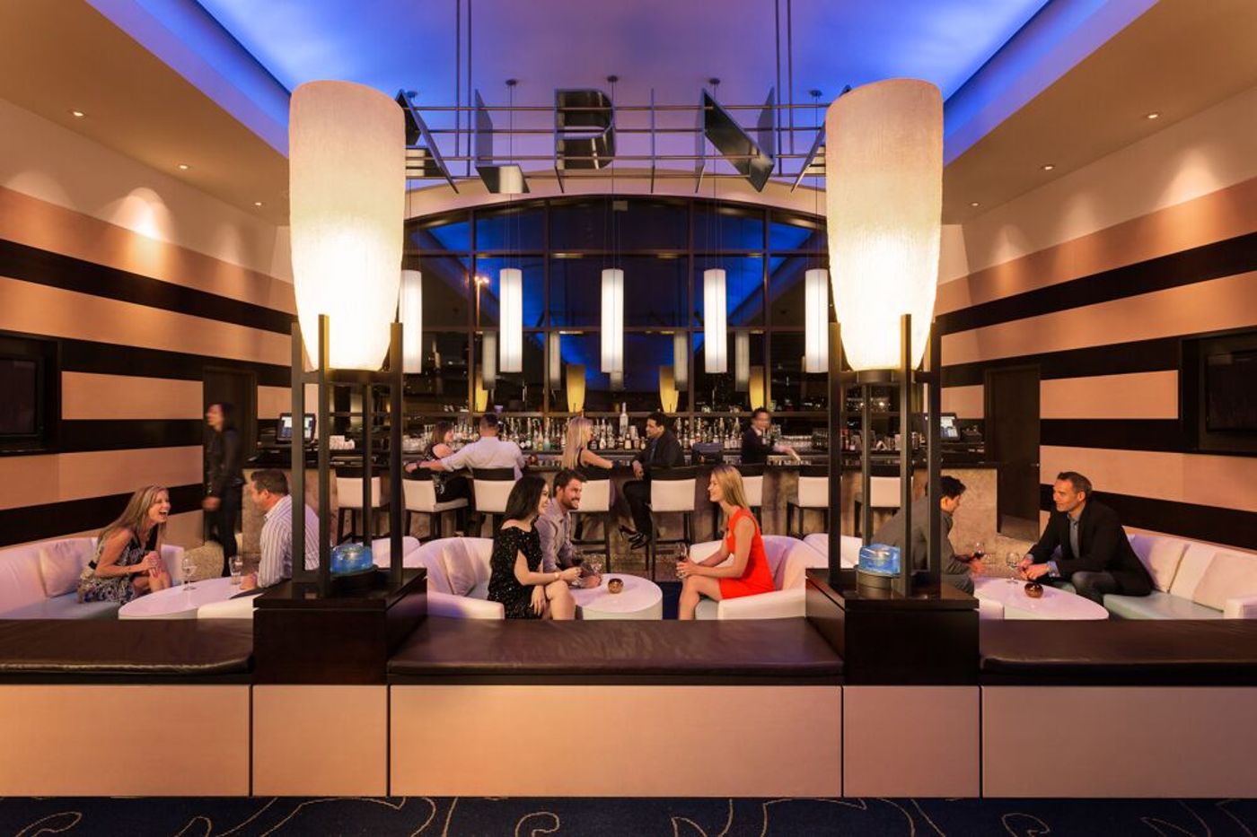 Delta-Hotels-By-Marriott-Burnaby-Conference-Centre-Bar-15