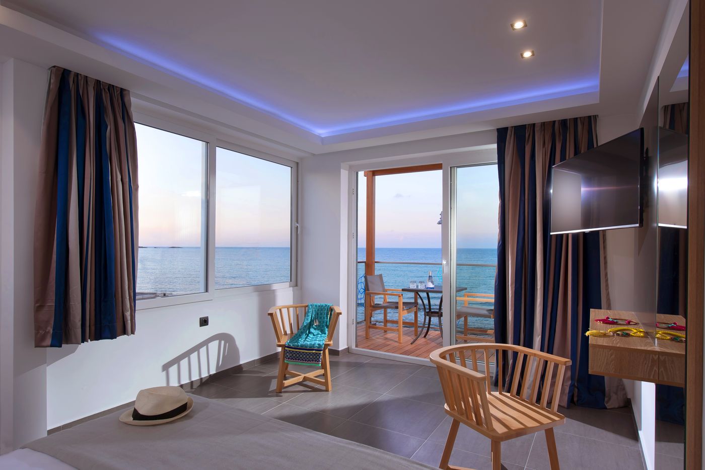 Smartline Infinity Blue Hotel