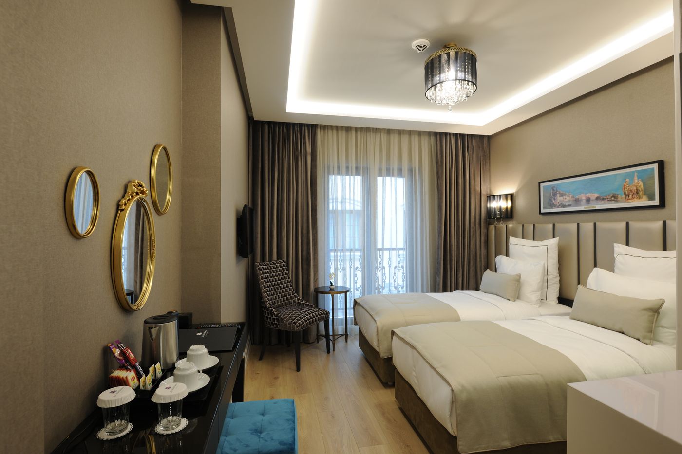 Le-Petit-Palace-Hotel-Room-2