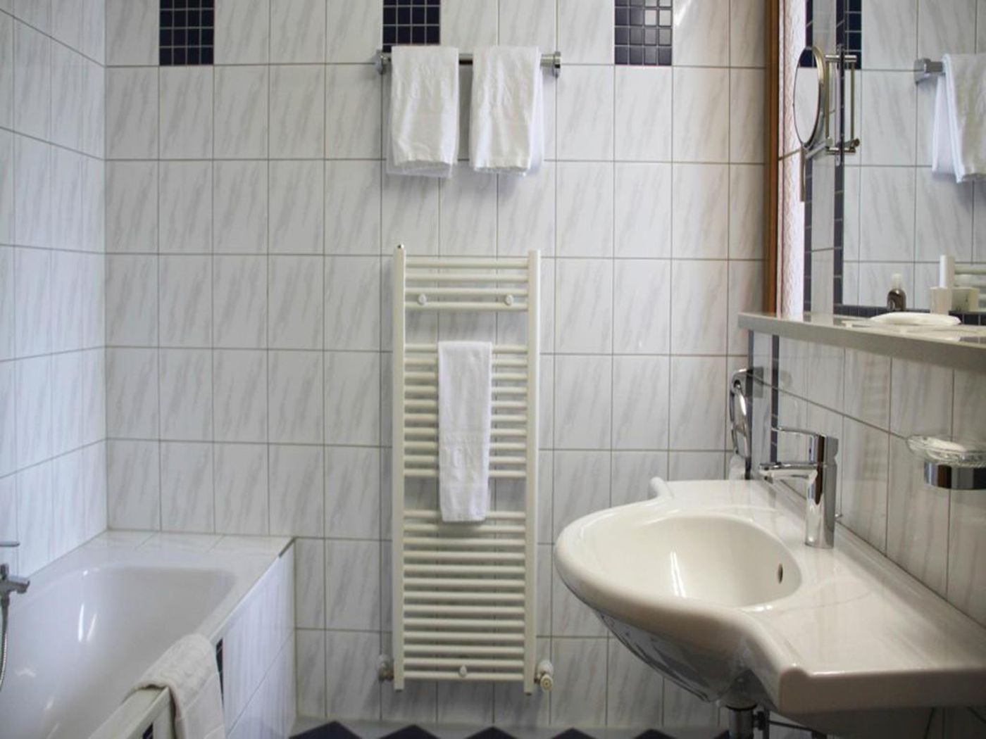 Landgasthof Bogner-Austria-HALL BY INNSBRUCK -General view-7