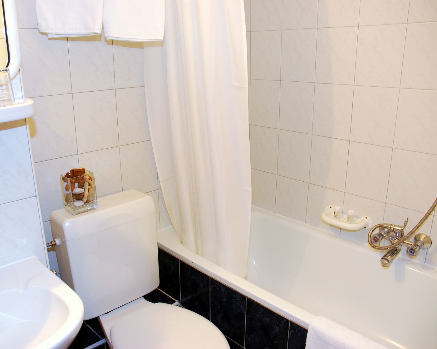 Hotel-Orion-Varkert-Room-32