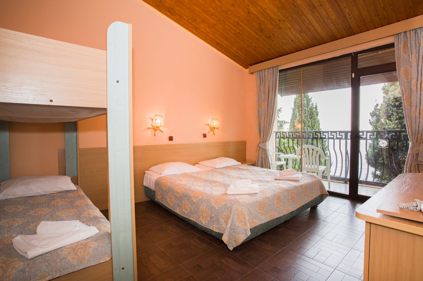 Elenite-Holiday-Village-Room-16