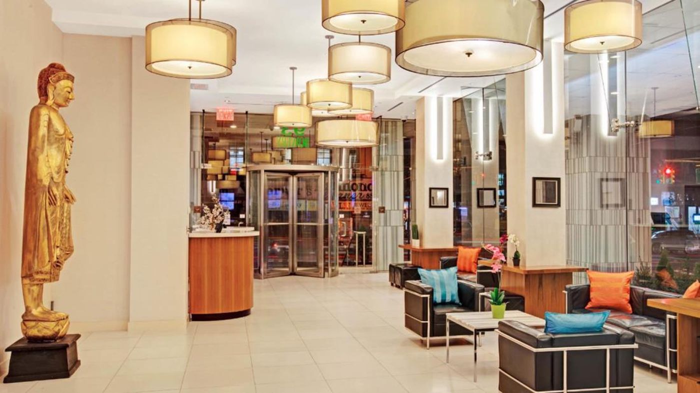 Wyndham-Garden-Chinatown-Lobby-14