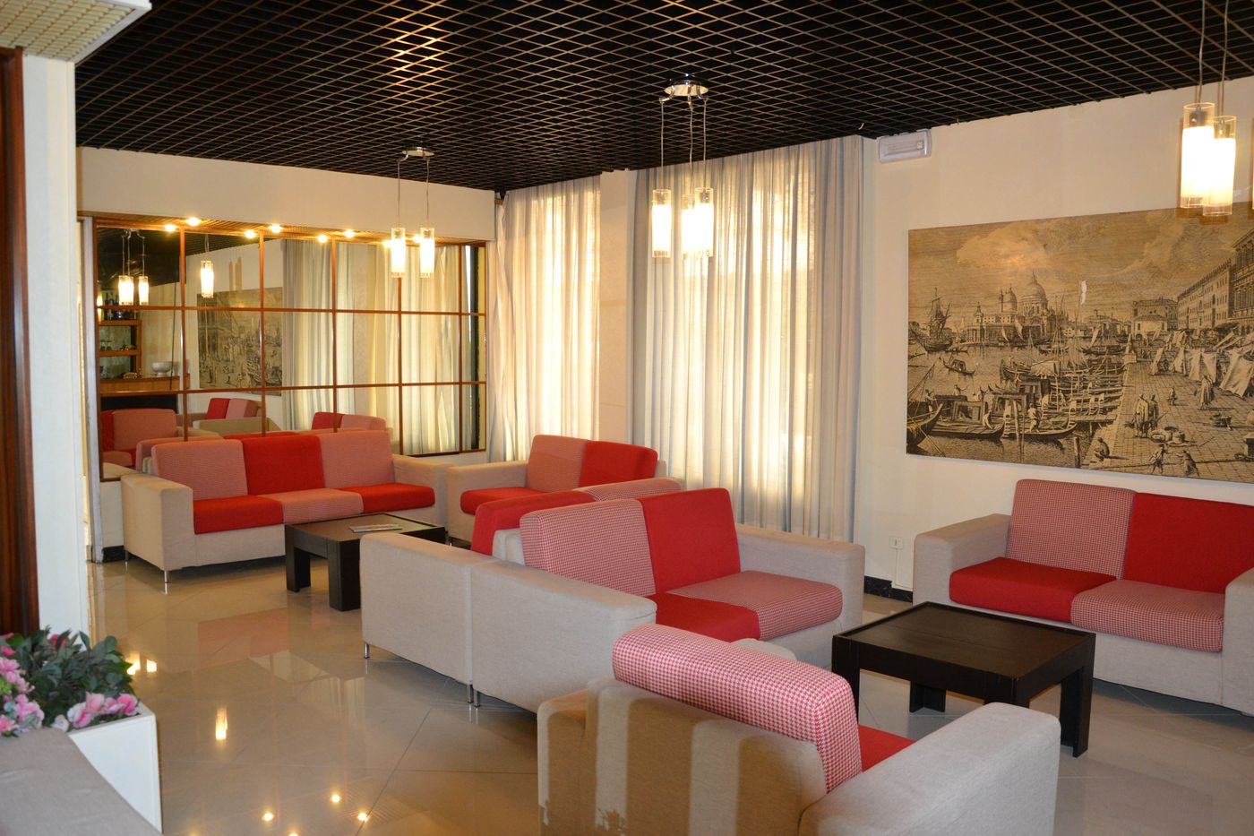 Hotel Caravelle And Mini